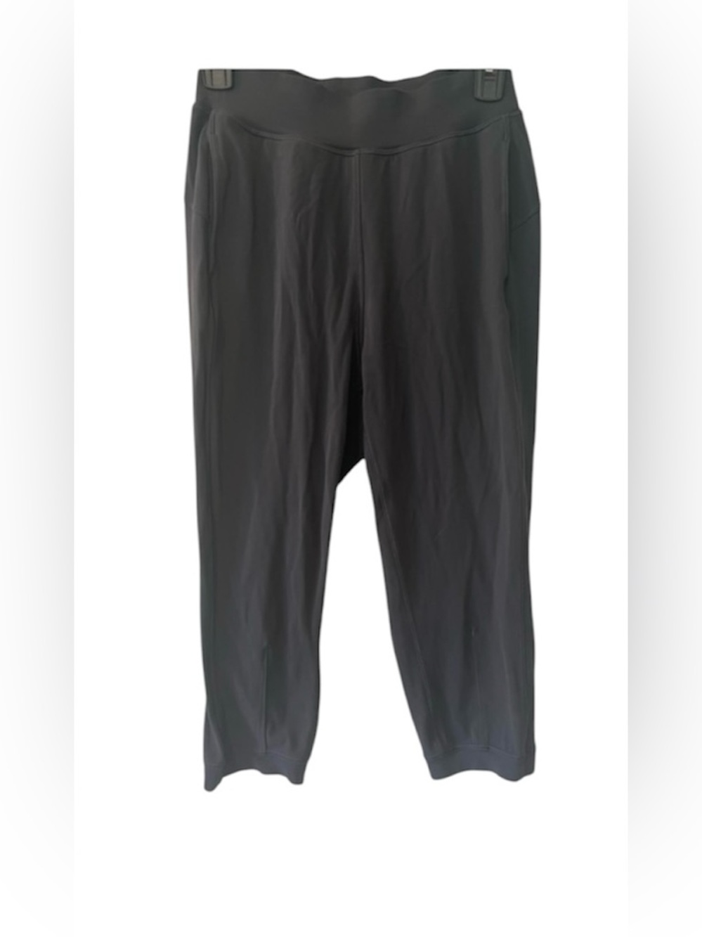 Lululemon women’s 4 grayish black cropped pants with pockets